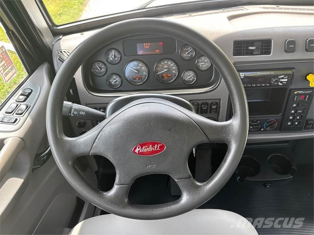 Peterbilt 337 Шаси кабини