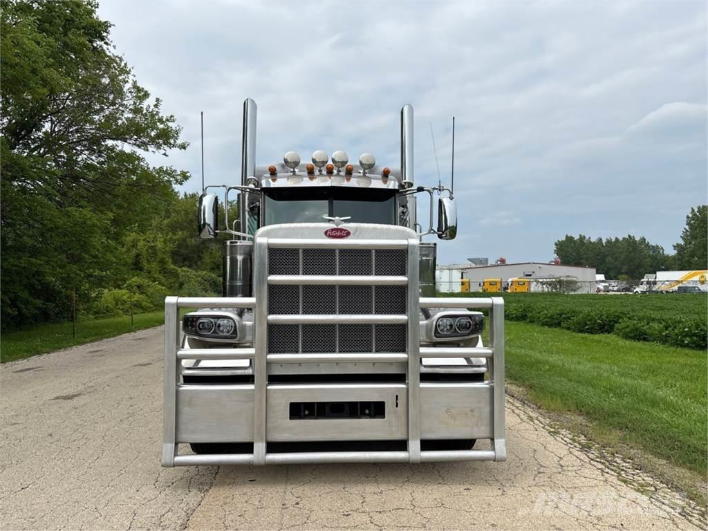 Peterbilt 389 Други