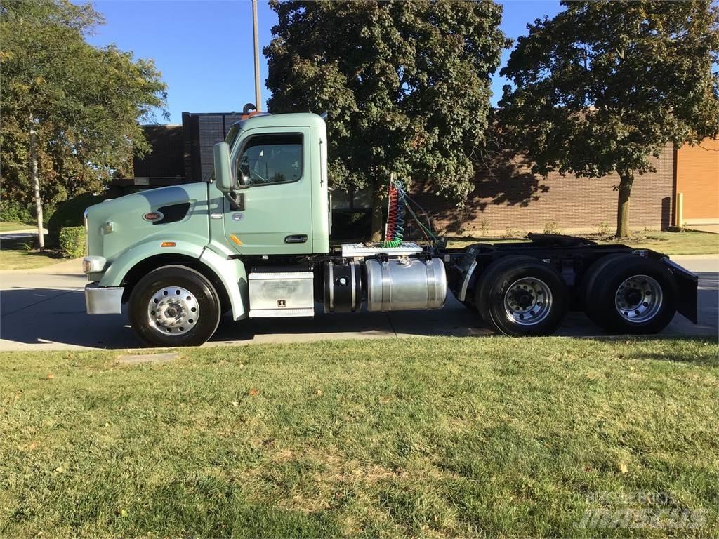 Peterbilt 567 Влекачи