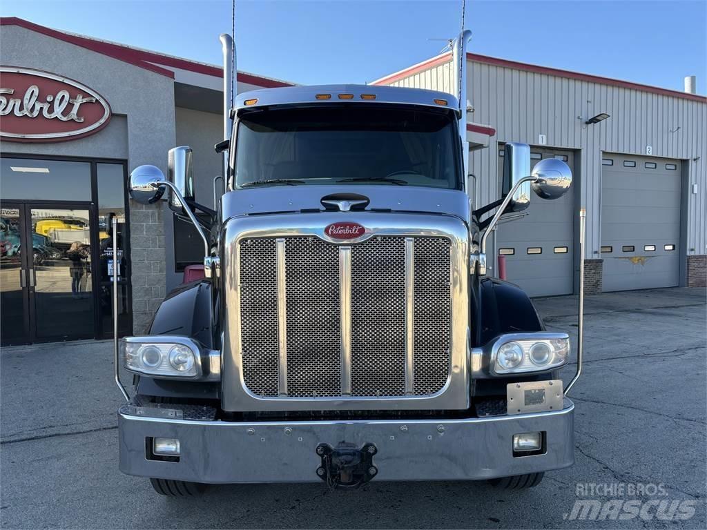 Peterbilt 567 Влекачи