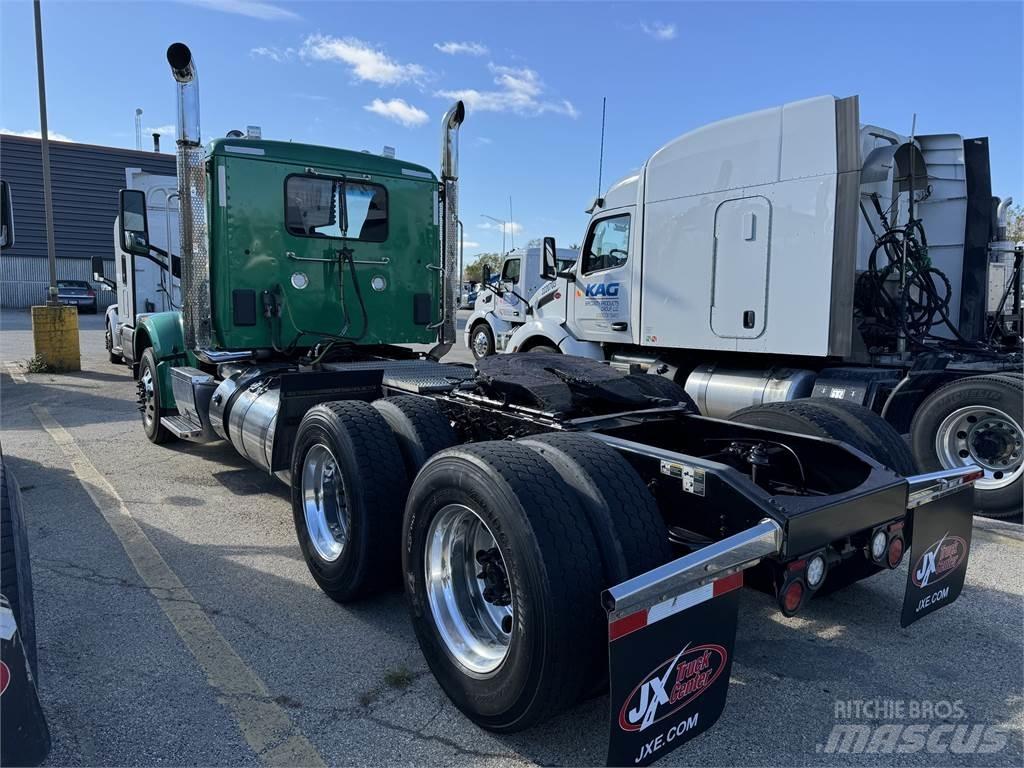 Peterbilt 567 Влекачи