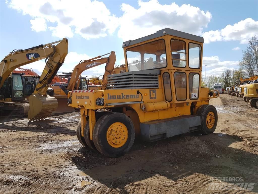 Bomag SGW-17 Пневматични гумени  ролки
