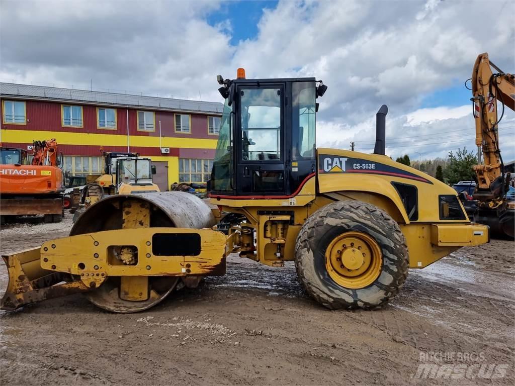 CAT CS 563E Еднобарабанни ролки
