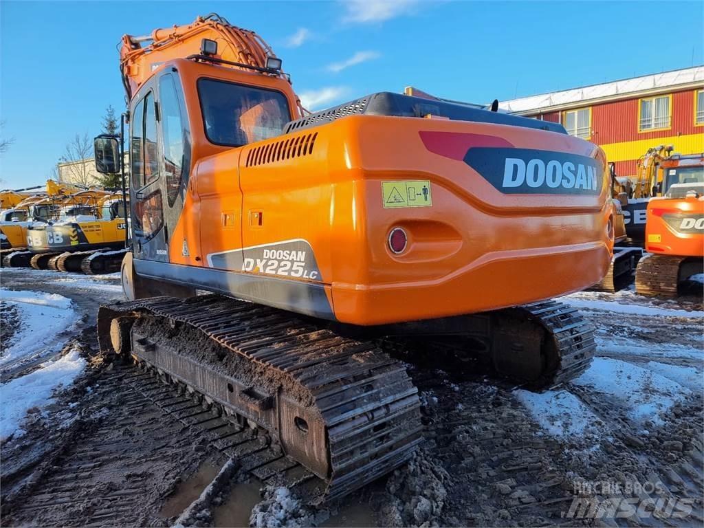 Doosan DX225LC Верижен екскаватор