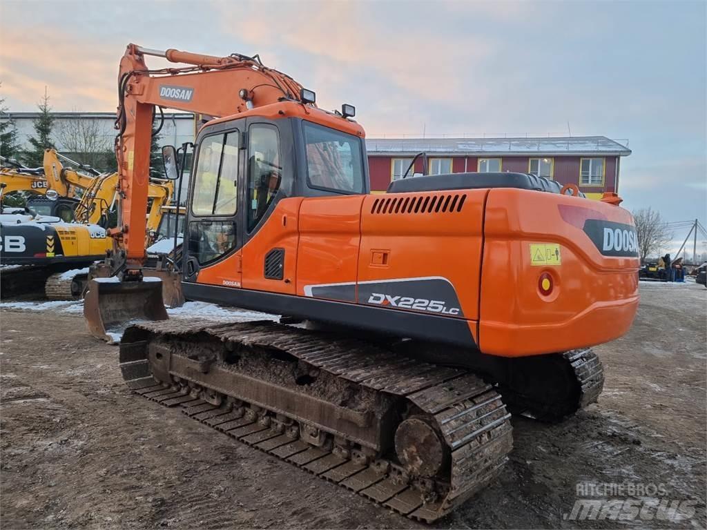 Doosan DX225LC Верижен екскаватор