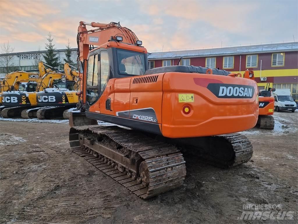 Doosan DX225LC Верижен екскаватор