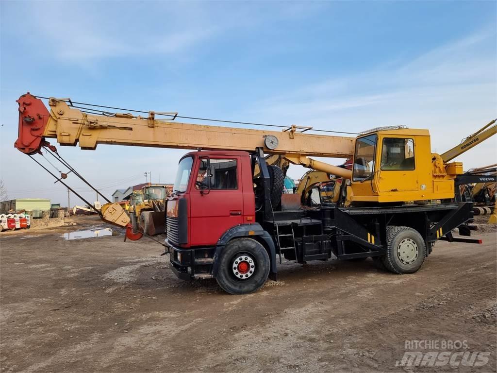 MAZ 533731 Всъдеходни кранове