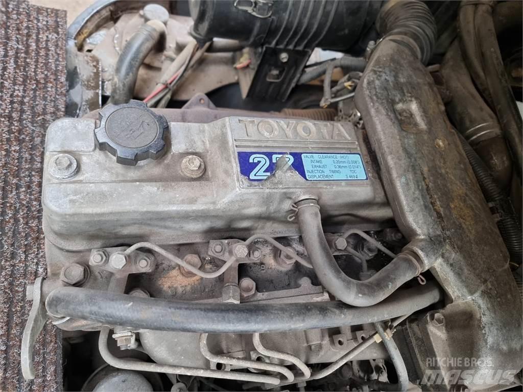Toyota FD25 Дизелови камиони