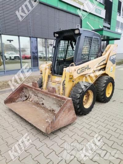 Gehl 5240 Челни товарачи и багери