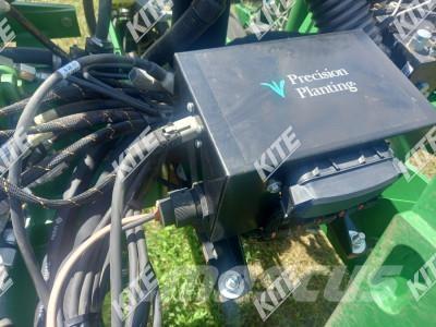 John Deere 1765NT Комбинирани редосеялки