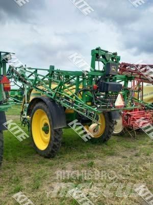 John Deere 732 Прикачни пръскачки
