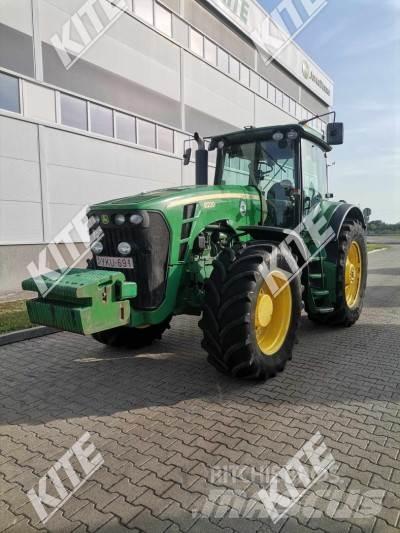 John Deere 8230 Трактори