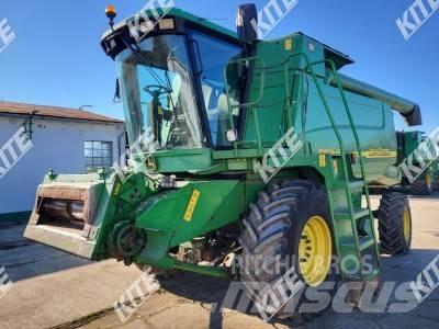 John Deere 9560 WTS 2WD Комбайни
