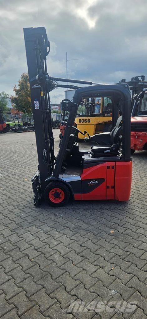Linde E 12-02 Електрически вилични кари-повдигачи