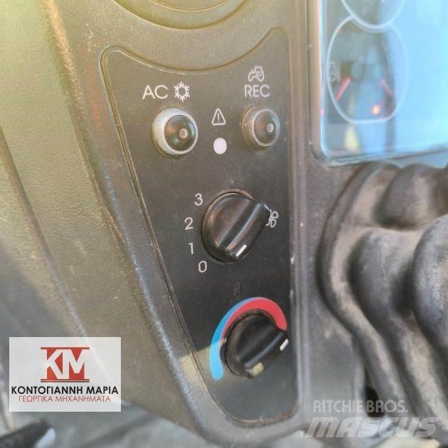 CLAAS AXOS 340 Трактори