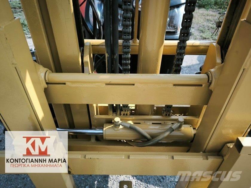 Kubota M6060 Трактори