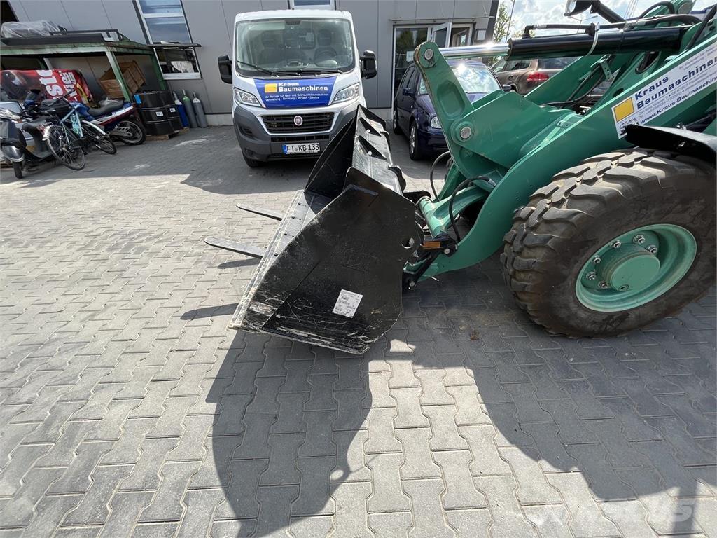 CAT 906 M Колесни товарачи