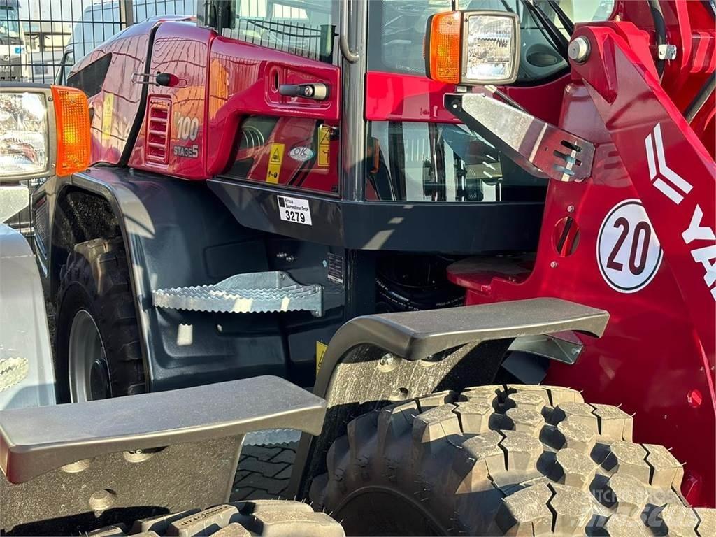 Yanmar V100 Колесни товарачи