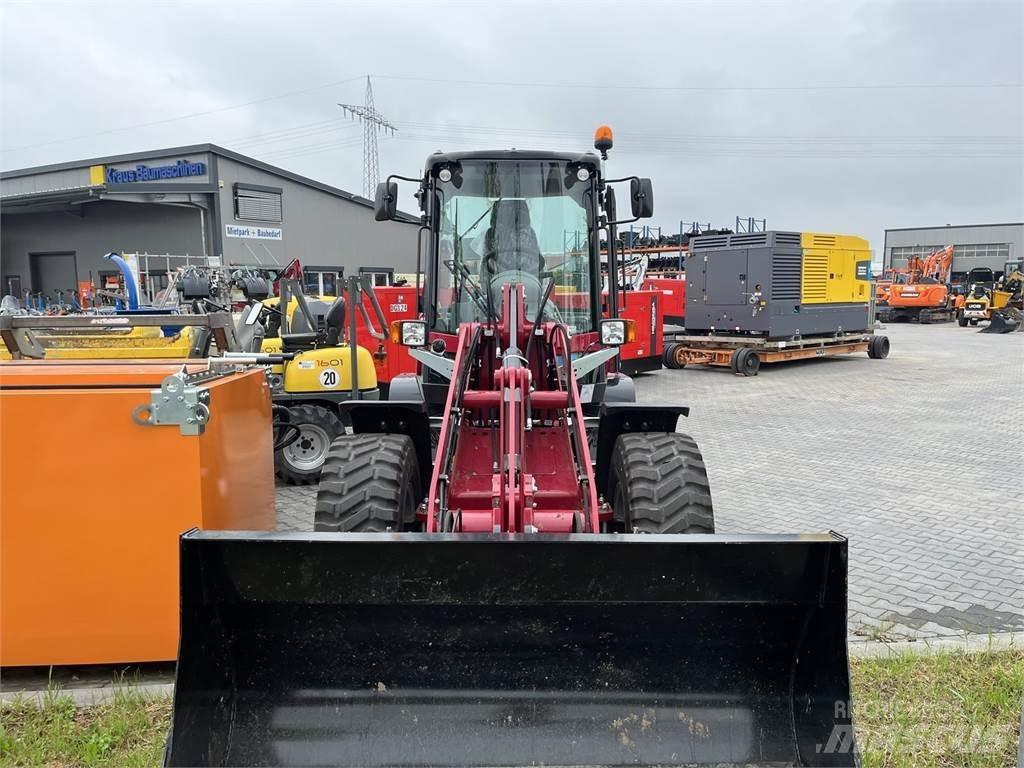 Yanmar V80 Колесни товарачи
