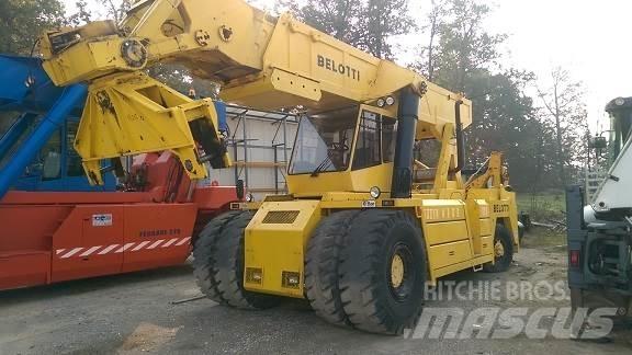Belotti B75 Телескопични товарачи