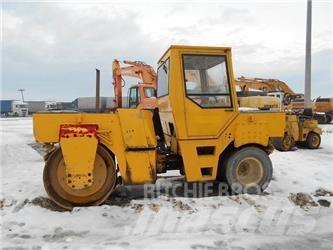 Bomag BW-161AC Двойни барабанни ролки

