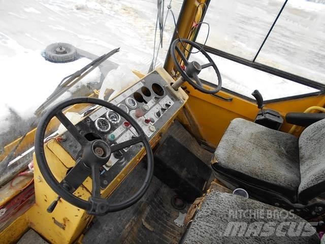 Bomag BW-161AC Двойни барабанни ролки
