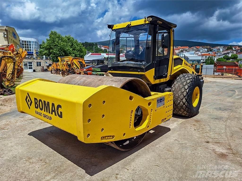 Bomag BW226PDH-5 Двойни барабанни ролки
