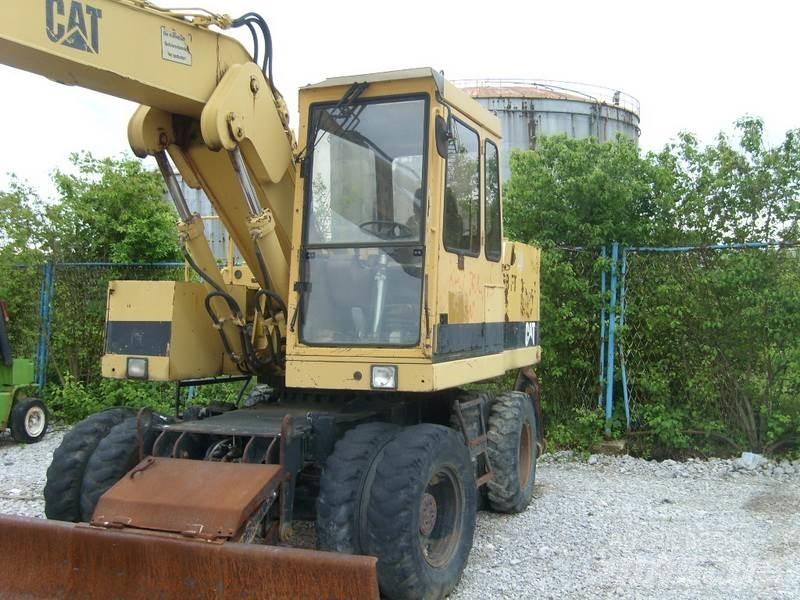 CAT 206 BFT Колесни екскаватори