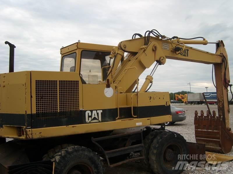 CAT 206 BFT Колесни екскаватори