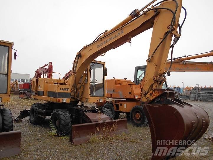 CAT 212B FT Колесни екскаватори