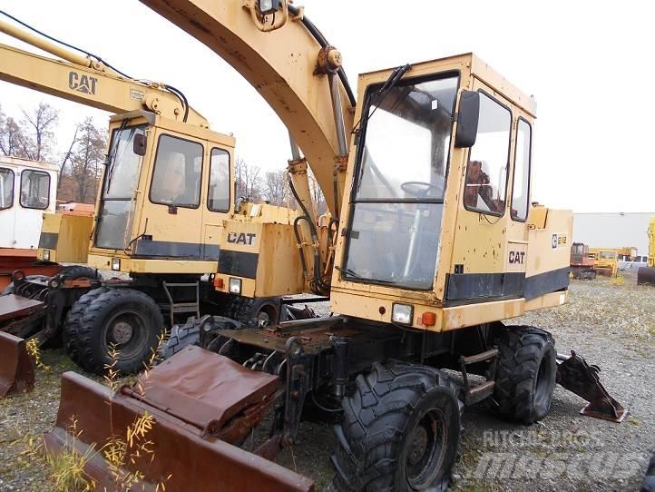 CAT 212B FT Колесни екскаватори