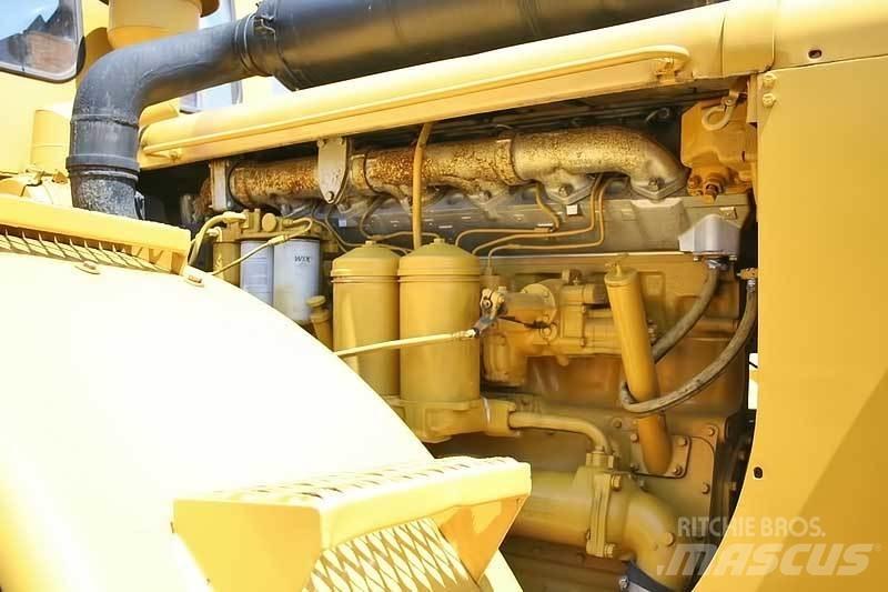 CAT 824B Колесни булдозери
