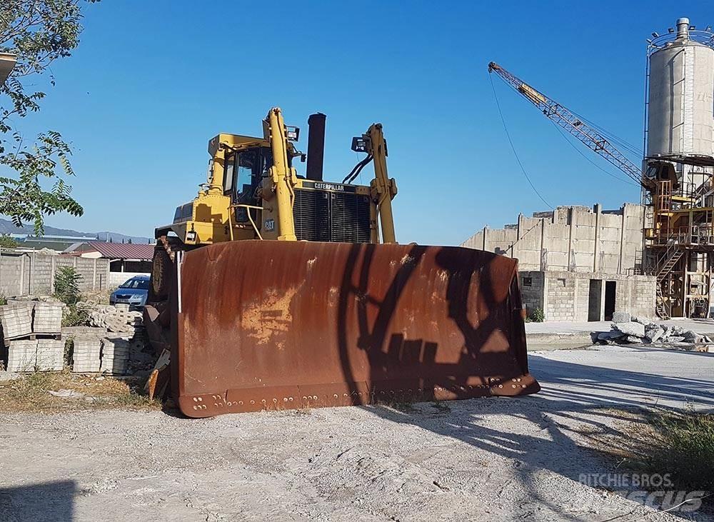 CAT D11N Верижни булдозери
