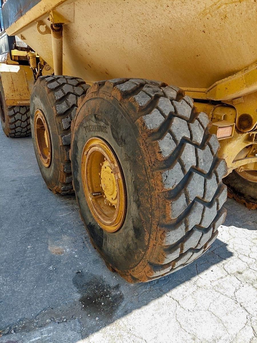 CAT D250E Дъмпери/моторни превозни средства