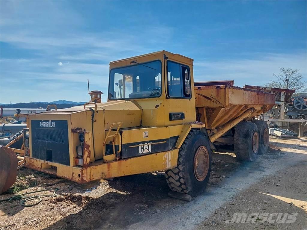 CAT D300B Дъмпери/моторни превозни средства