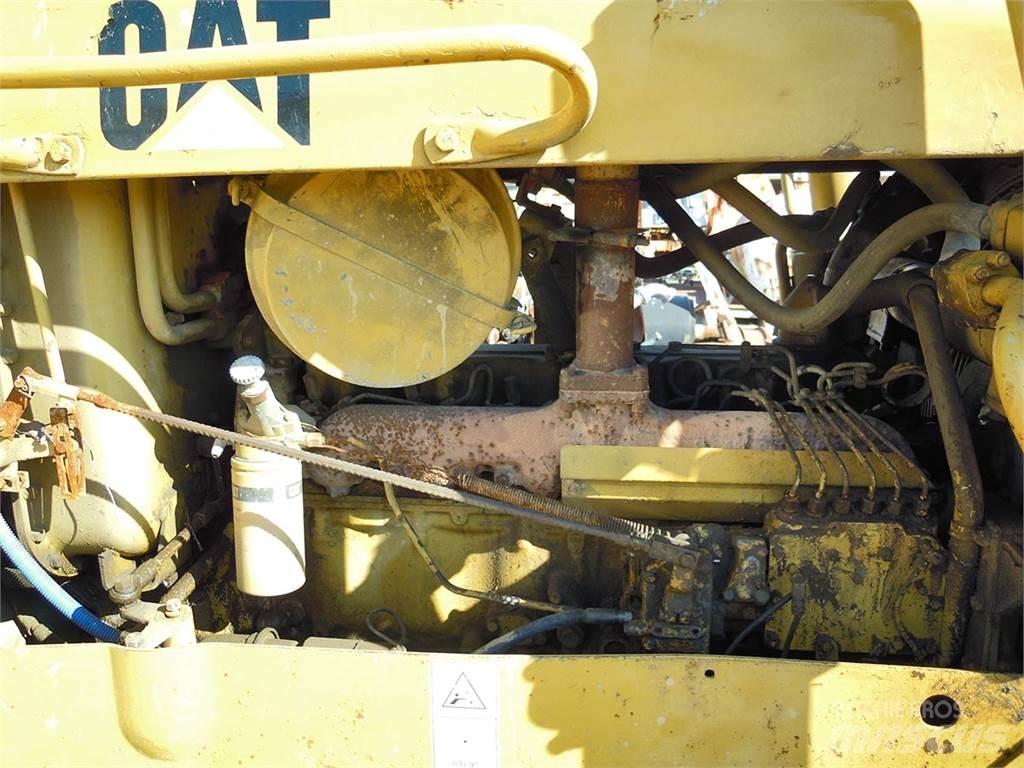 CAT D5B Верижни булдозери
