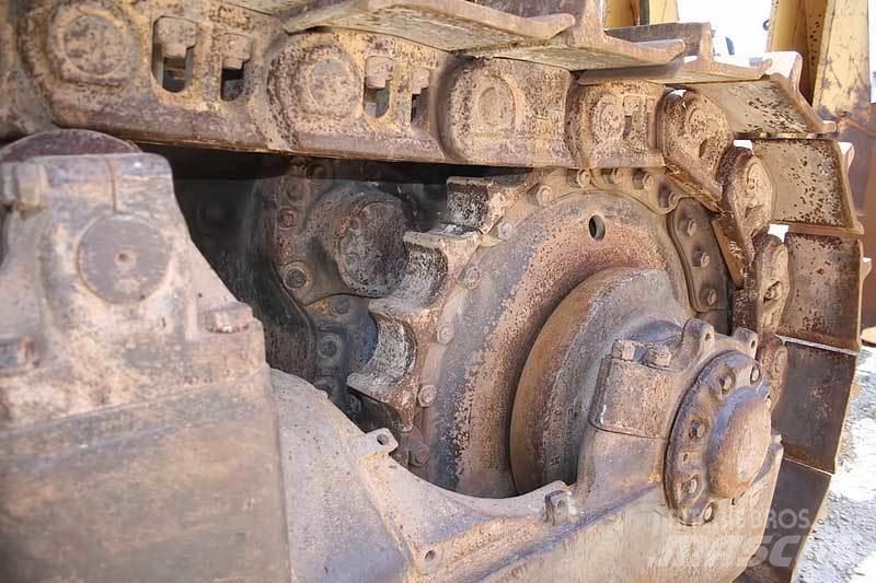 CAT D9H Верижни булдозери
