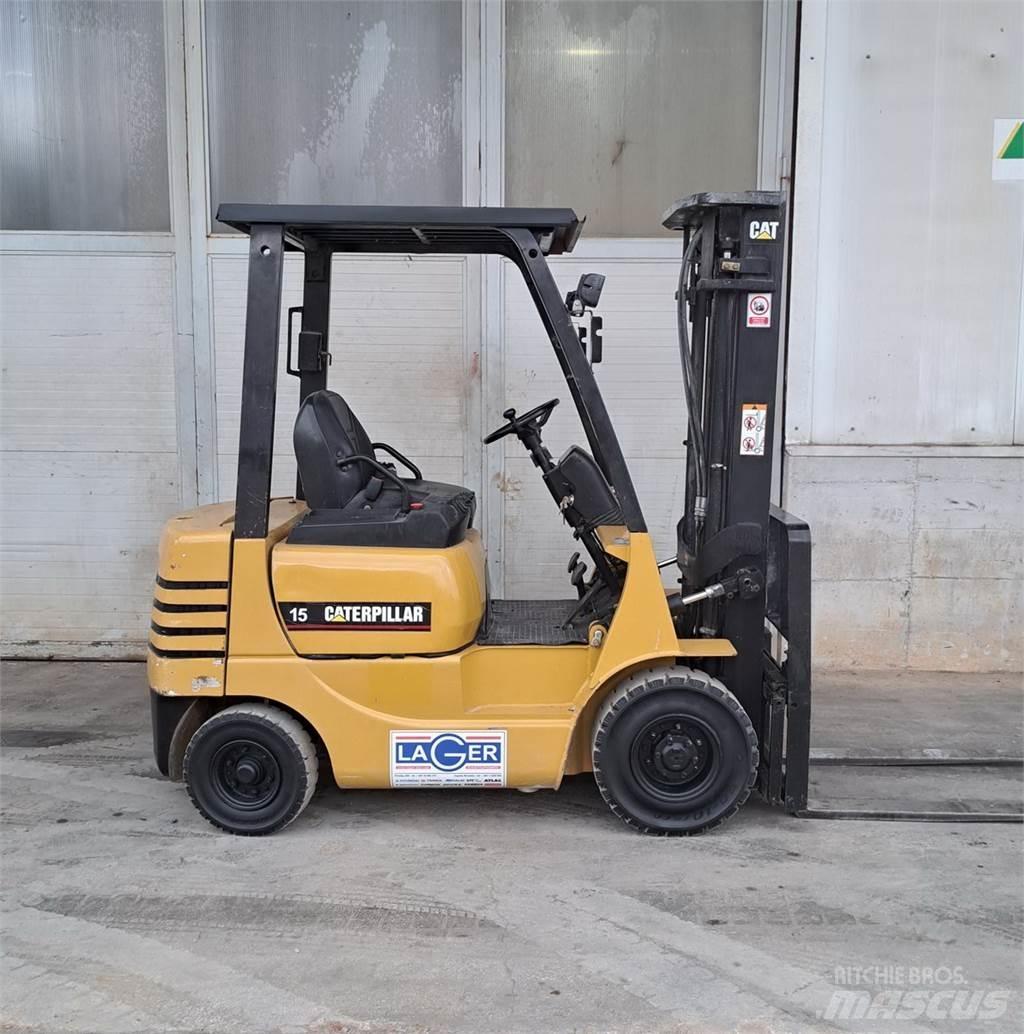 CAT DP15 Дизелови камиони