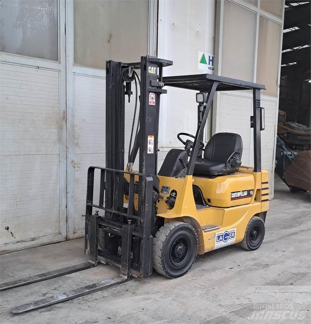 CAT DP15 Дизелови камиони