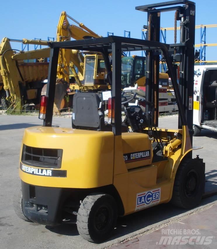 CAT DP20 Дизелови камиони