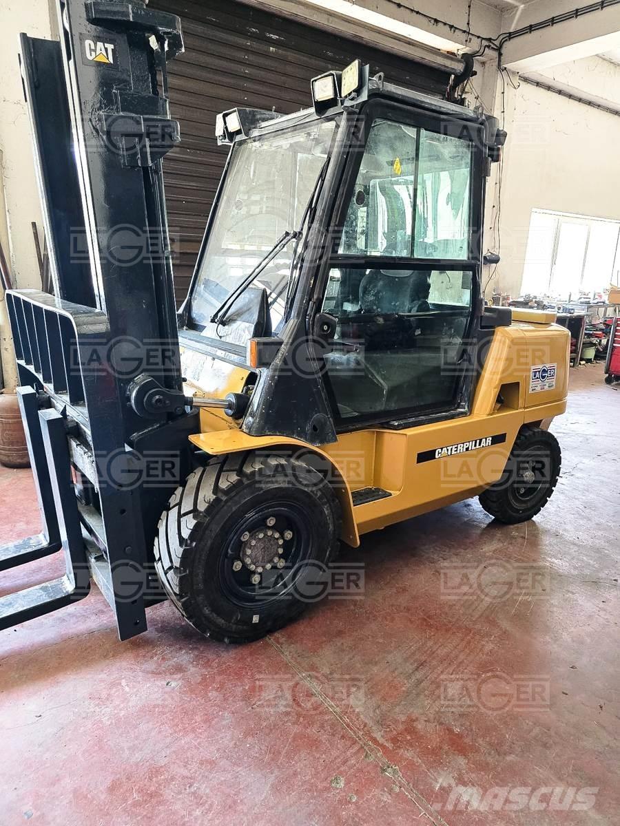 CAT DP45K Дизелови камиони