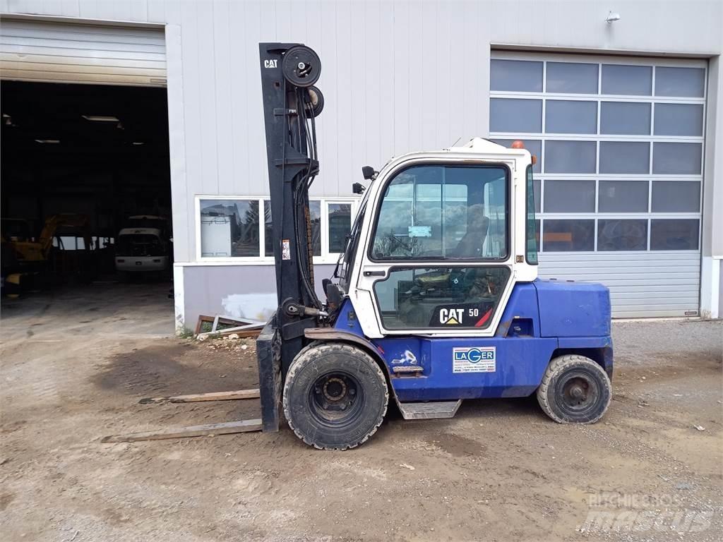 CAT DP50K 2 Дизелови камиони