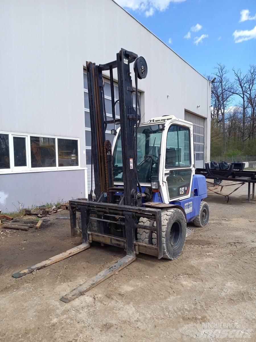 CAT DP50K 2 Дизелови камиони