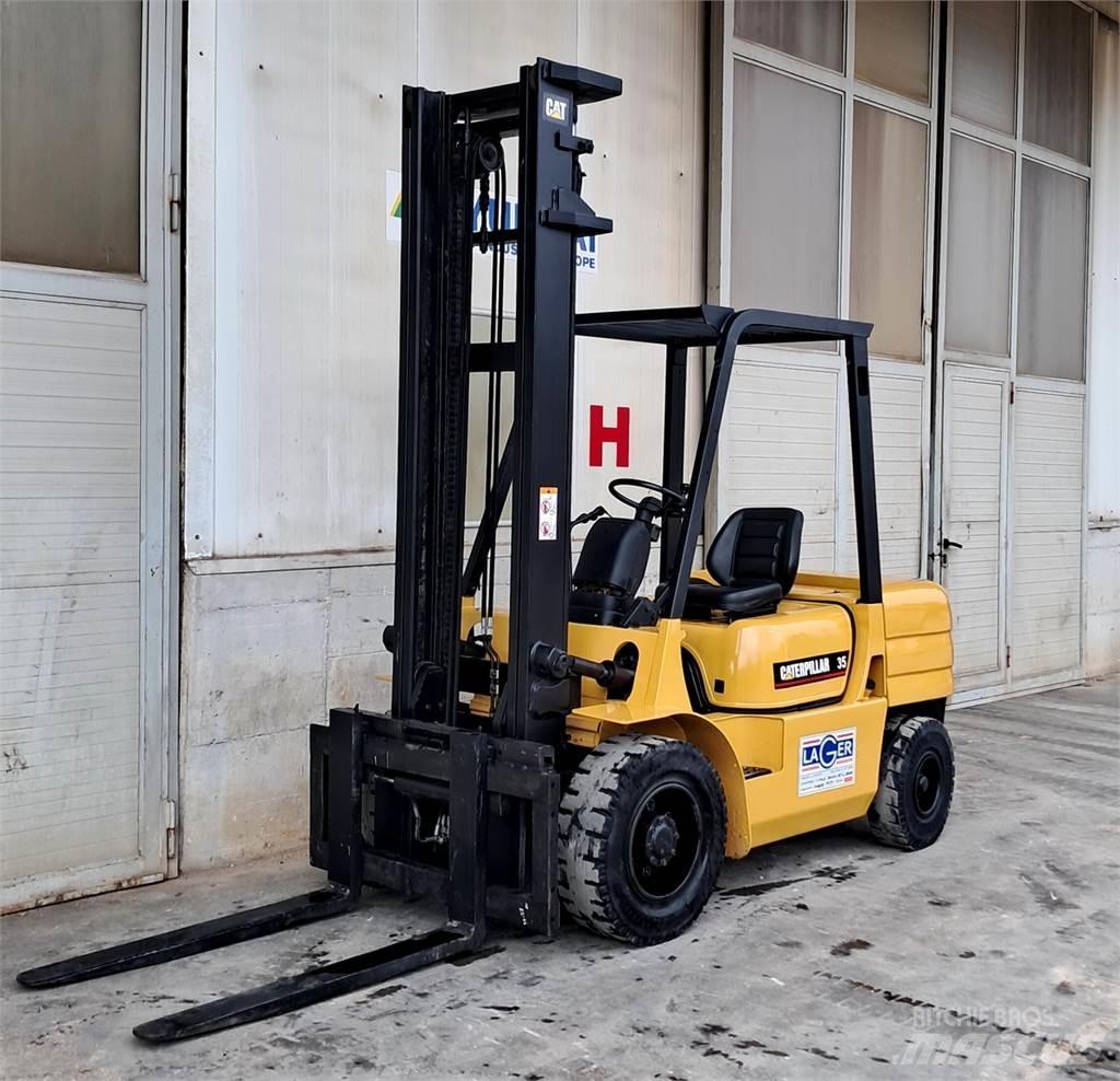 CAT FD35A Дизелови камиони