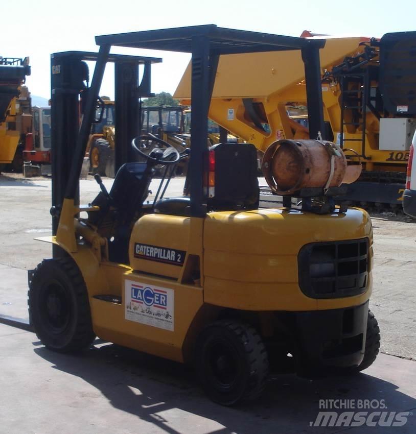 CAT GP20 Камиони с АГУ