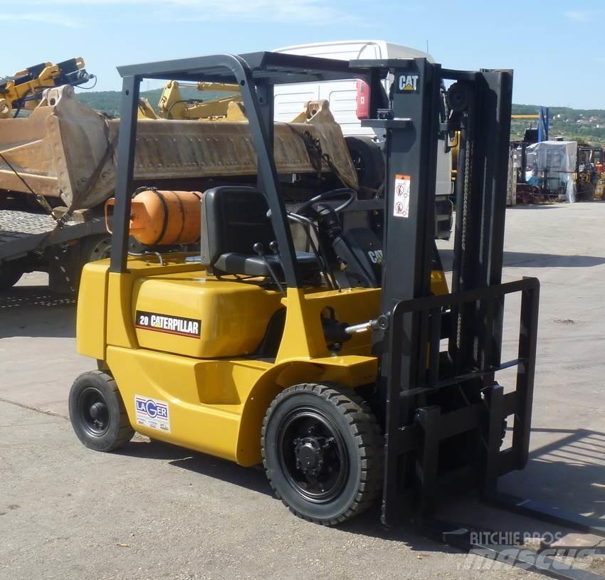 CAT GP20 Камиони с АГУ