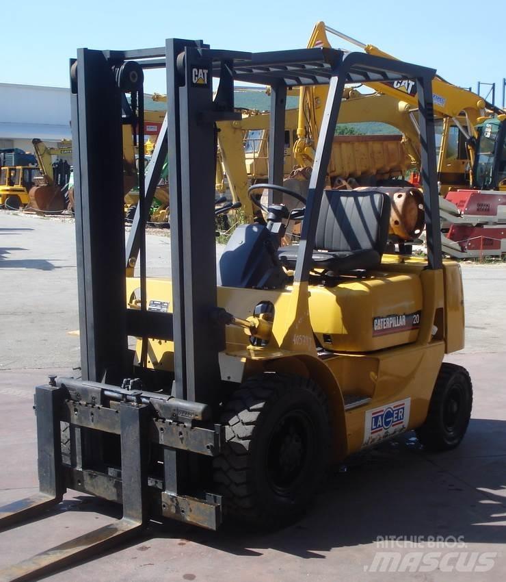 CAT GP20 Камиони с АГУ