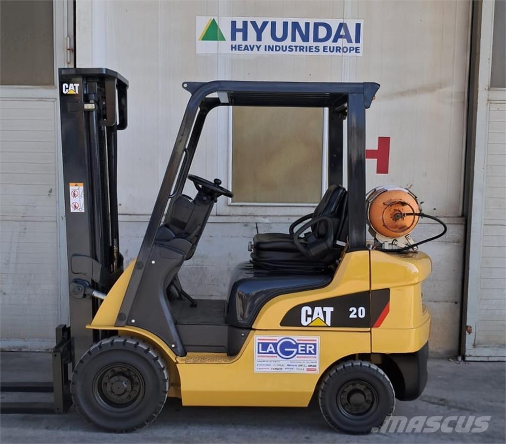 CAT GP20CN Камиони с АГУ