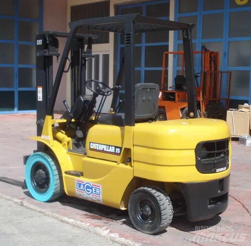 CAT GP25 Камиони с АГУ