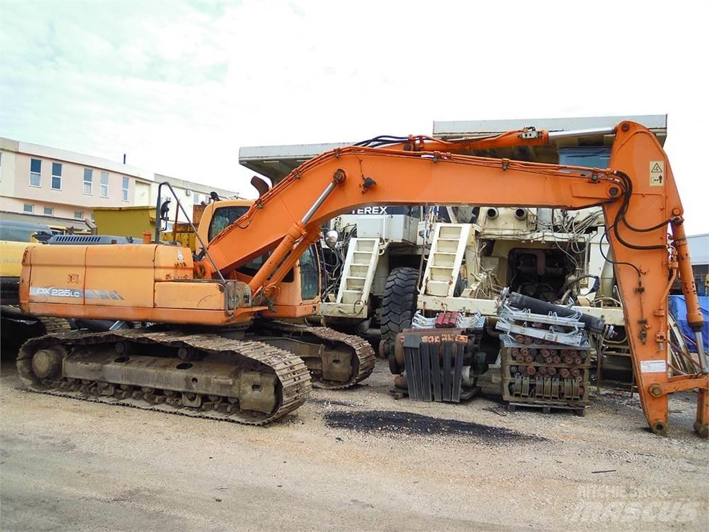 Doosan DX225LC Верижен екскаватор